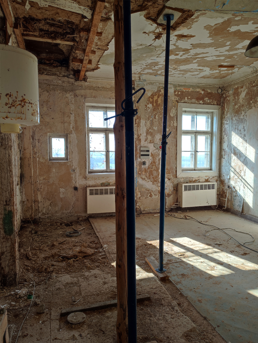 im Inneren der Vorburg, März 2023